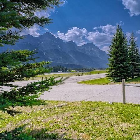 5 Mins To Banff - Cozy Townhome 2Br&2Bath - Banff Pass Included Canmore Luaran gambar