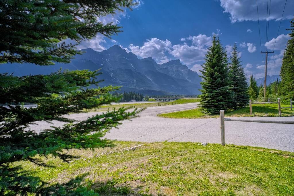 5 Mins To Banff - Cozy Townhome 2Br&2Bath - Banff Pass Included Canmore Luaran gambar