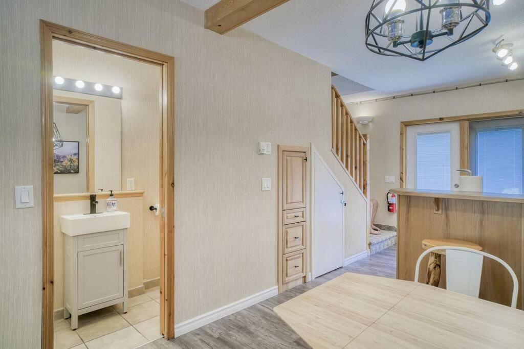 5 Mins To Banff - Cozy Townhome 2Br&2Bath - Banff Pass Included Canmore Luaran gambar