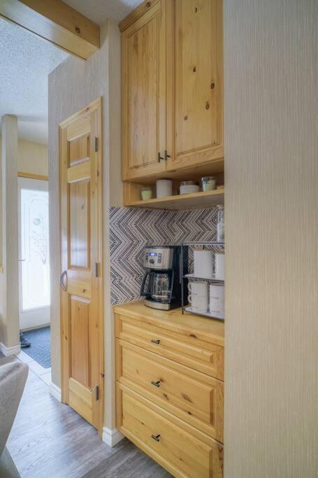 5 Mins To Banff - Cozy Townhome 2Br&2Bath - Banff Pass Included Canmore Luaran gambar