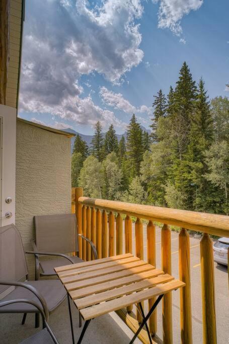 5 Mins To Banff - Cozy Townhome 2Br&2Bath - Banff Pass Included Canmore Luaran gambar
