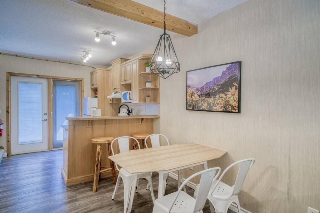 5 Mins To Banff - Cozy Townhome 2Br&2Bath - Banff Pass Included Canmore Luaran gambar